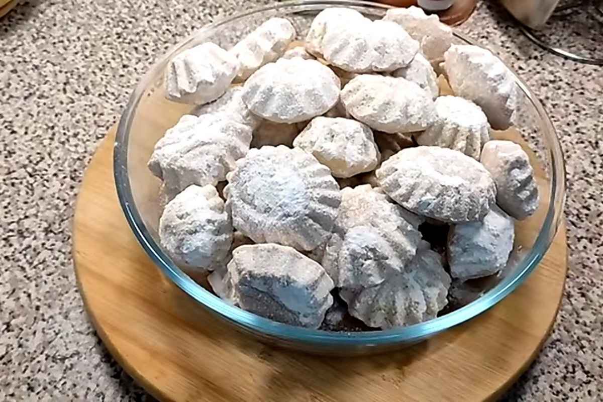 servirane šapice u činiji